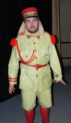 Pavel Faltejsek jako Emil Tavernier, poručík spahi na dovolené